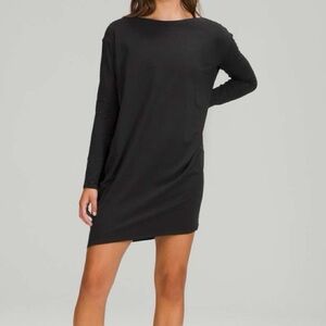 lululemon athletica Back In Action Black Long Sleeve T-shirt mini‎ Dress
